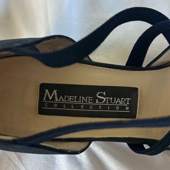 Madeline Stuart navy blue heels - Picture 3 of 10